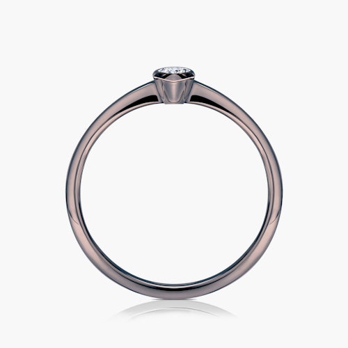 Pierścionek zaręczynowy Pure: czarne złoto, diament w szlifie łezka